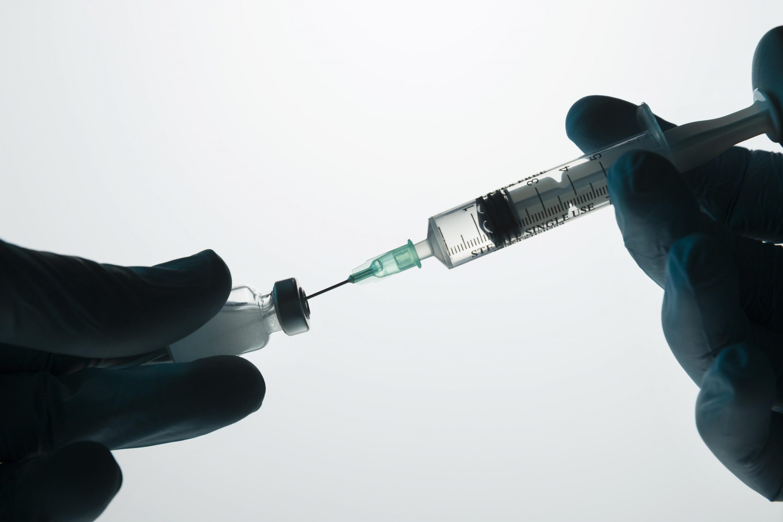 CEO não crê em ampla distribuição de vacina da Moderna antes do final de março