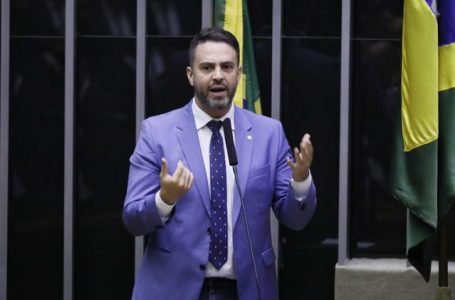 Projeto de lei obriga plano de saúde a cobrir tratamento especial para paciente com autismo