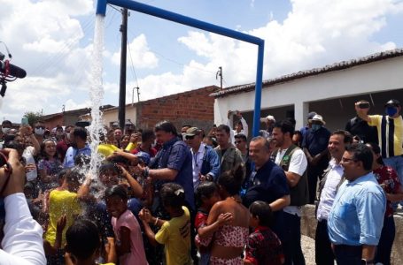 Bolsonaro inaugura etapa do Canal do Sertão em Alagoas