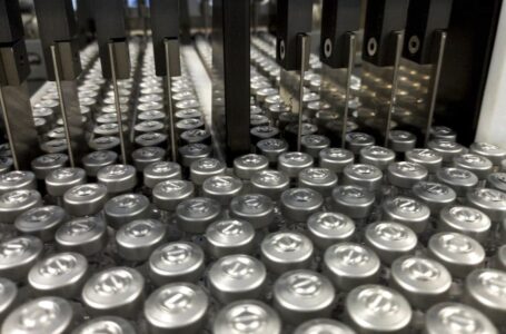 OMS diz que proteção de vacinas contra covid-19 é de seis meses