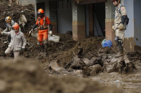 Sobe para 208 número de mortos na tragédia em Petrópolis