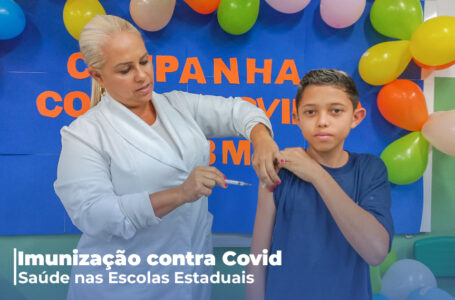Saúde imuniza 56 alunos contra a Covid na Escola Estadual Prof. Marcio Borges